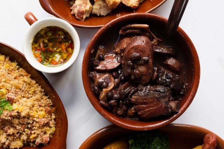 Tradicional feijoada do Bourbon Curitiba Convention Hotel está de volta