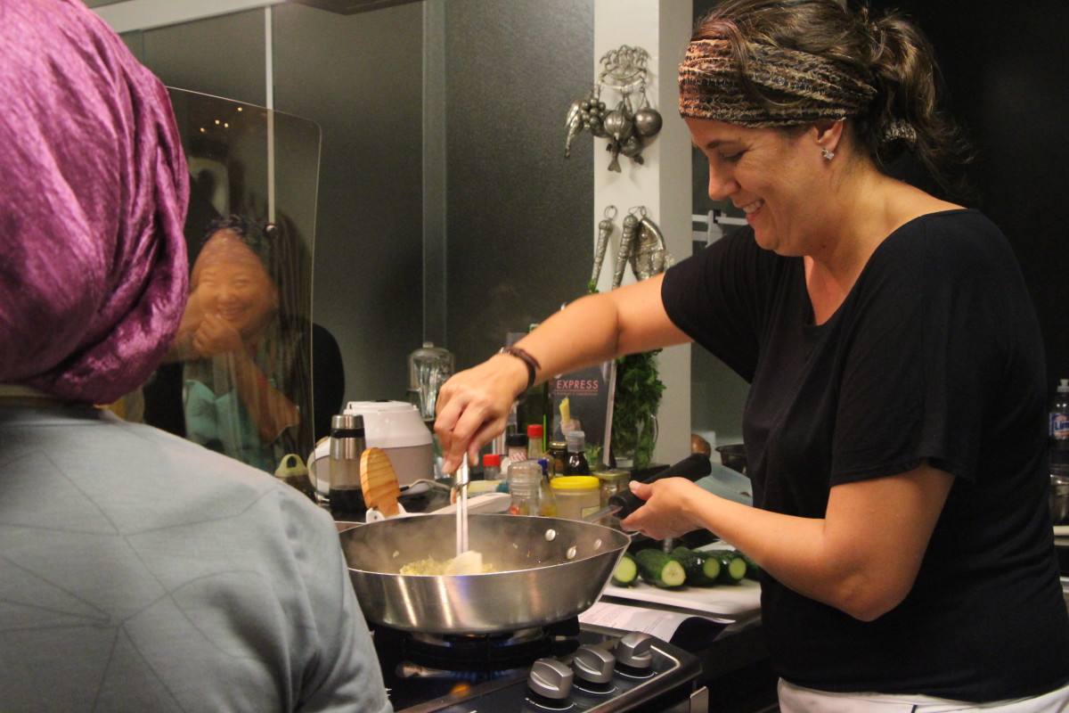 A Cozinha da Rê reúne diversas pessoas em uma experiência única na cozinha | Foto: Luciana Zenti.