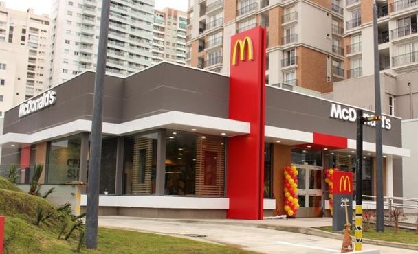 McDonald’s abre nova loja em Curitiba com foco no atendimento digital