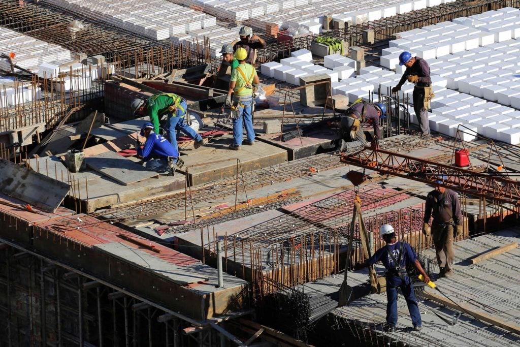 Paraná fecha semestre com 40 mil empregos formais gerados; Curitiba é a cidade que mais abriu vagas