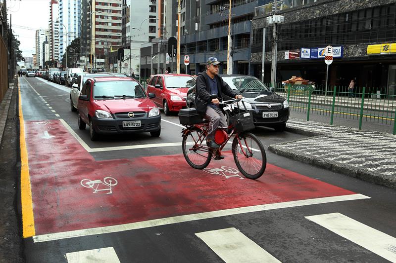 Curitiba recebe feira dedicada às bicicletas; cidade é a terceira onde mais se vendem produtos voltados ao ciclismo