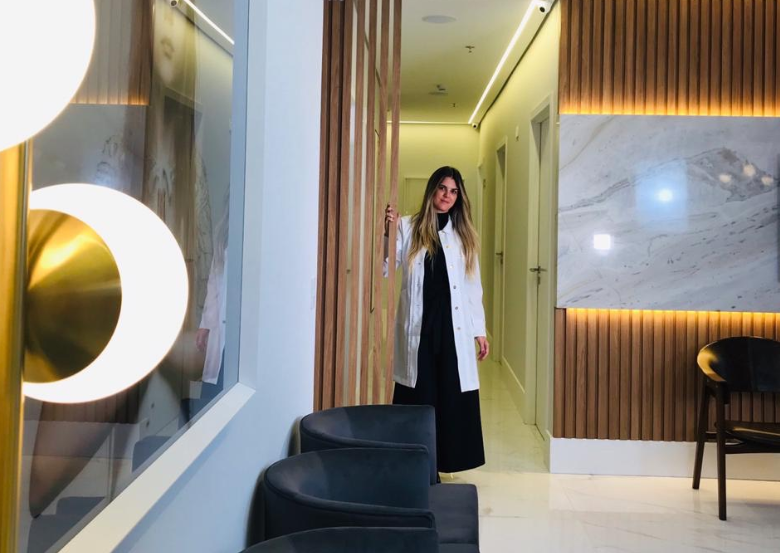 Dermatologista Isabella Rezende inaugura clínica com direito a spa