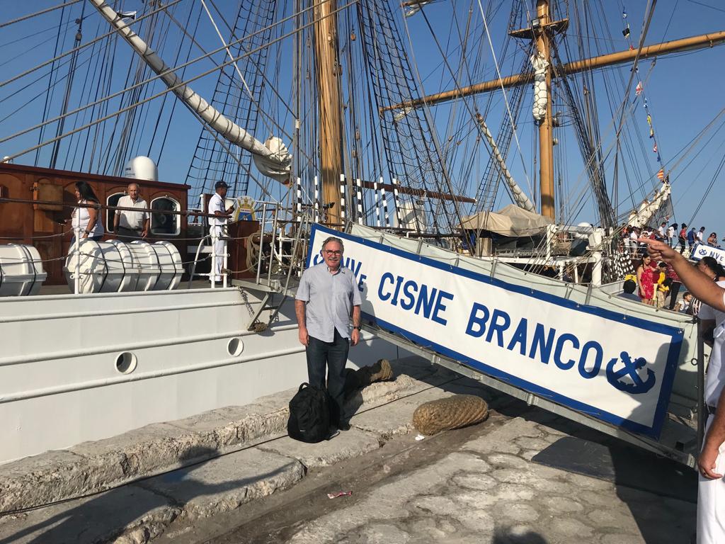 Advogado e velejador paranaense integra tripulação do navio-escola Cisne Branco