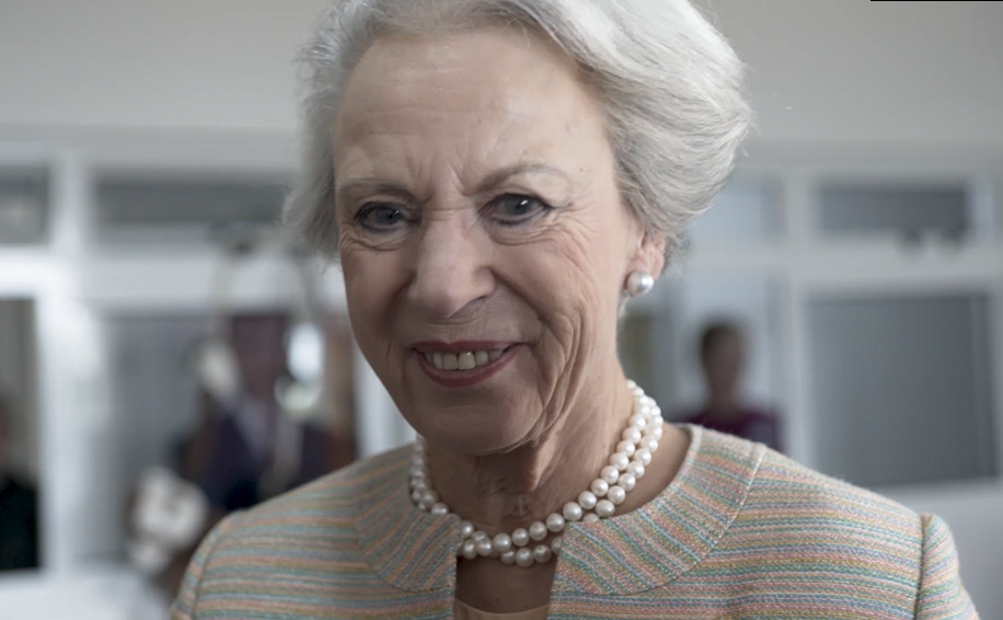 Princesa da Dinamarca cativa curitibanos em sua passagem pela cidade; Sua Alteza inaugurou nova sede de lar infantil