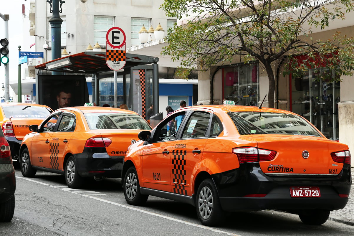 Câmara Municipal de Curitiba facilita o acesso de táxis a grandes eventos e propõe lei para aplicativos