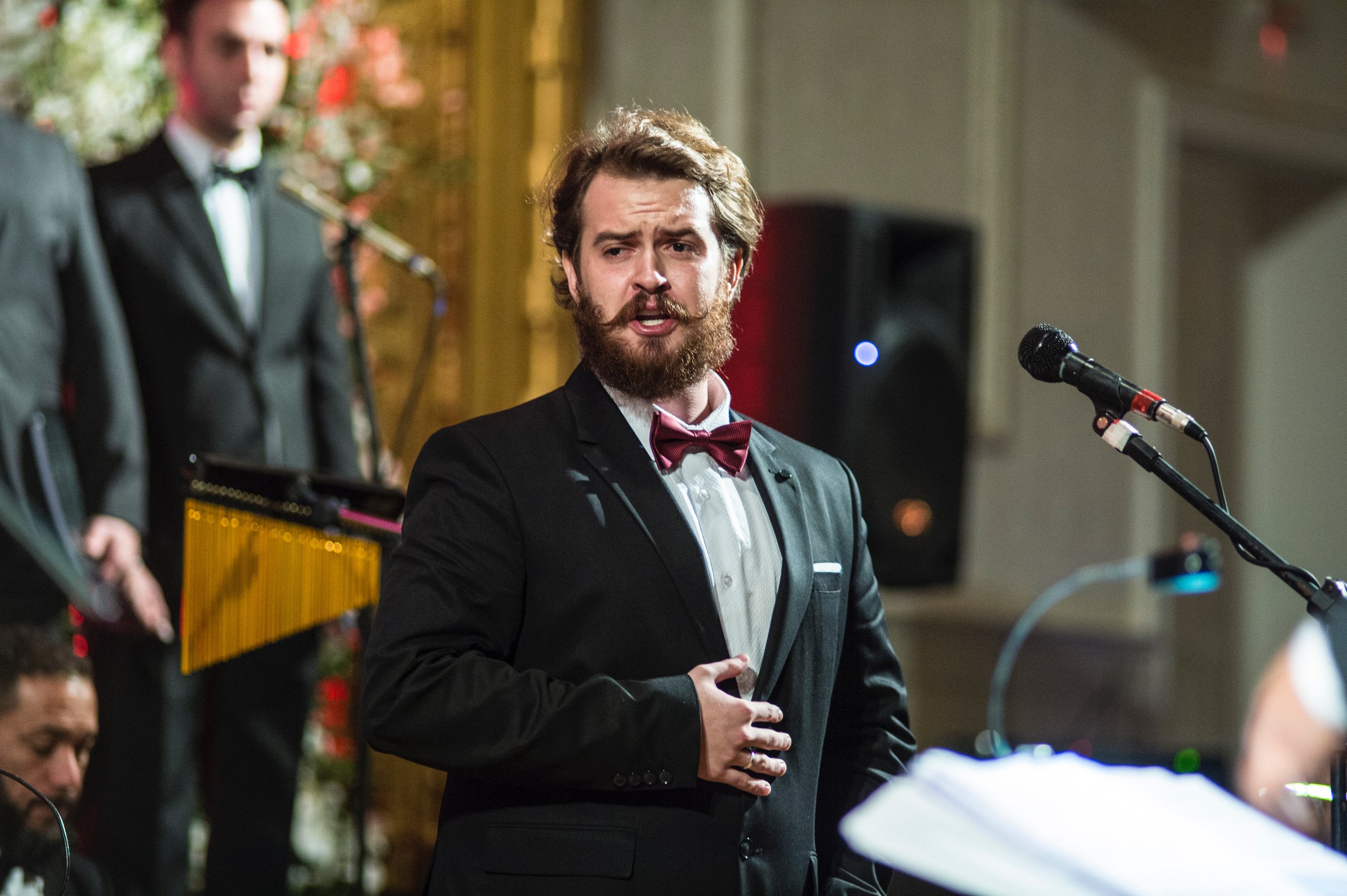 Tenor curitibano Vitorio Scarpi vence o maior concurso de canto lírico do Brasil