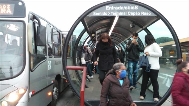 Pandemia provoca queda de braço entre ACP e Sindicato das Empresas de Ônibus de Curitiba