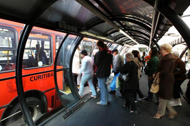 ACP questiona postura do governo sobre lotação dos ônibus