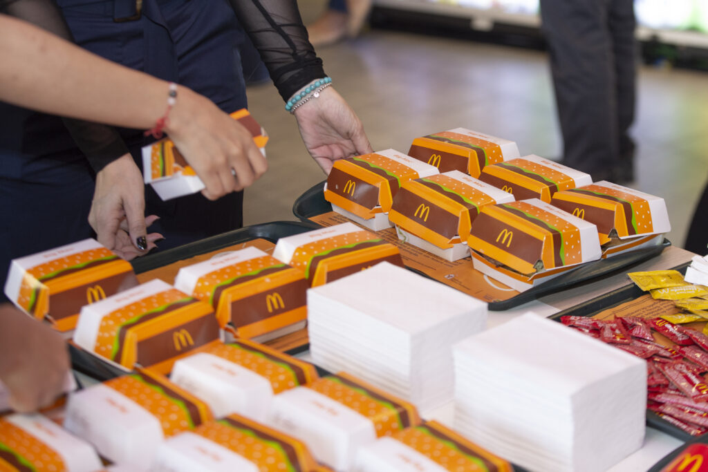 McDia Feliz deste sábado destina toda a renda arrecada com a venda do Big Mac para o Hospital Erastinho