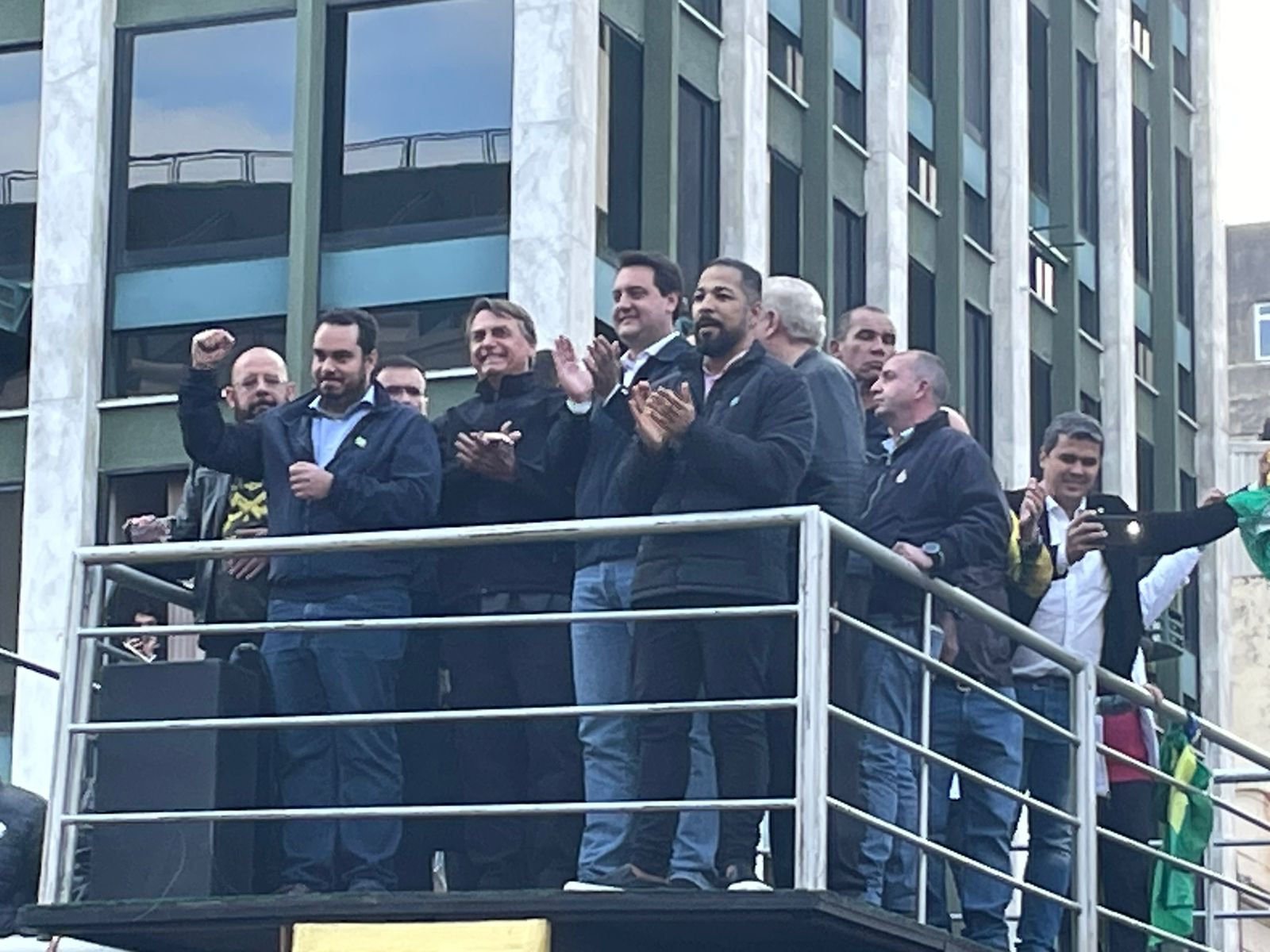 Em Curitiba nesta quarta-feira, Bolsonaro participou de motociata e fez comício na Boca Maldita