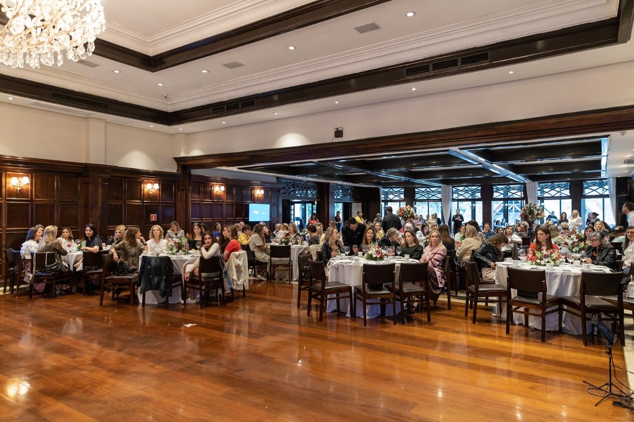 Evento beneficente arrecada doações para crianças carentes com tumor cerebral