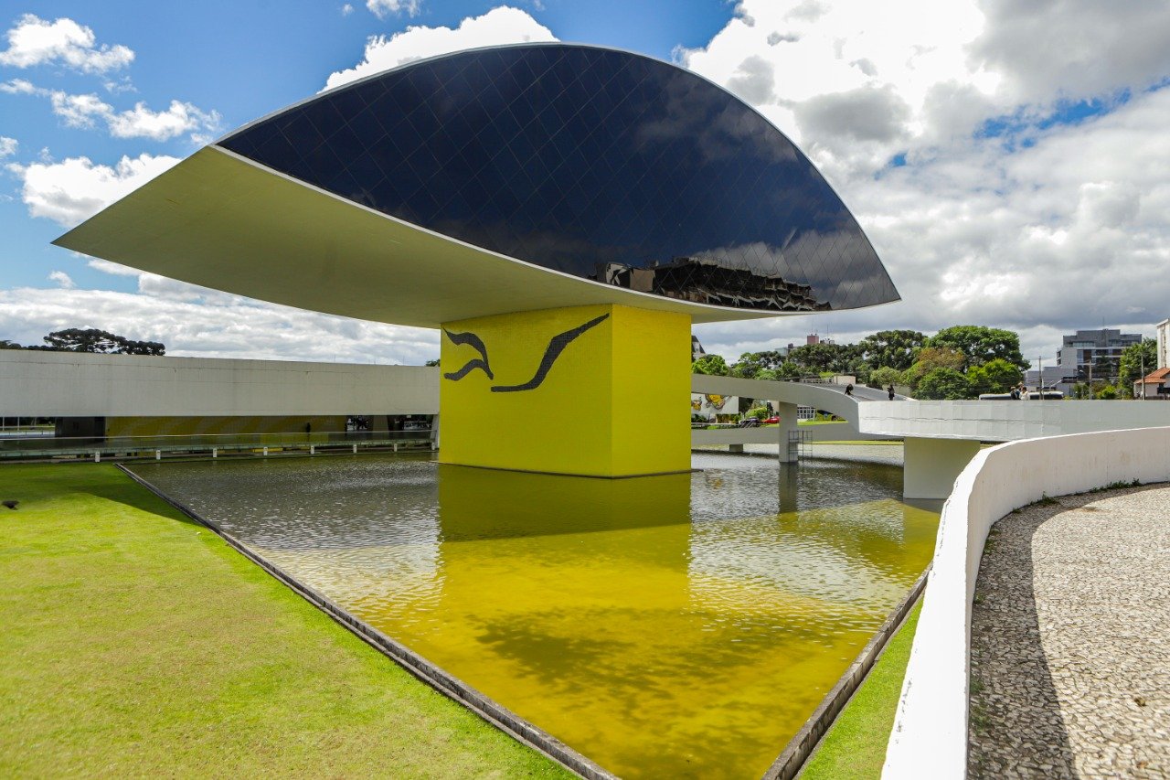 Museu Oscar Niemeyer registra público recorde em 2022 com mais de 390 mil visitantes no ano