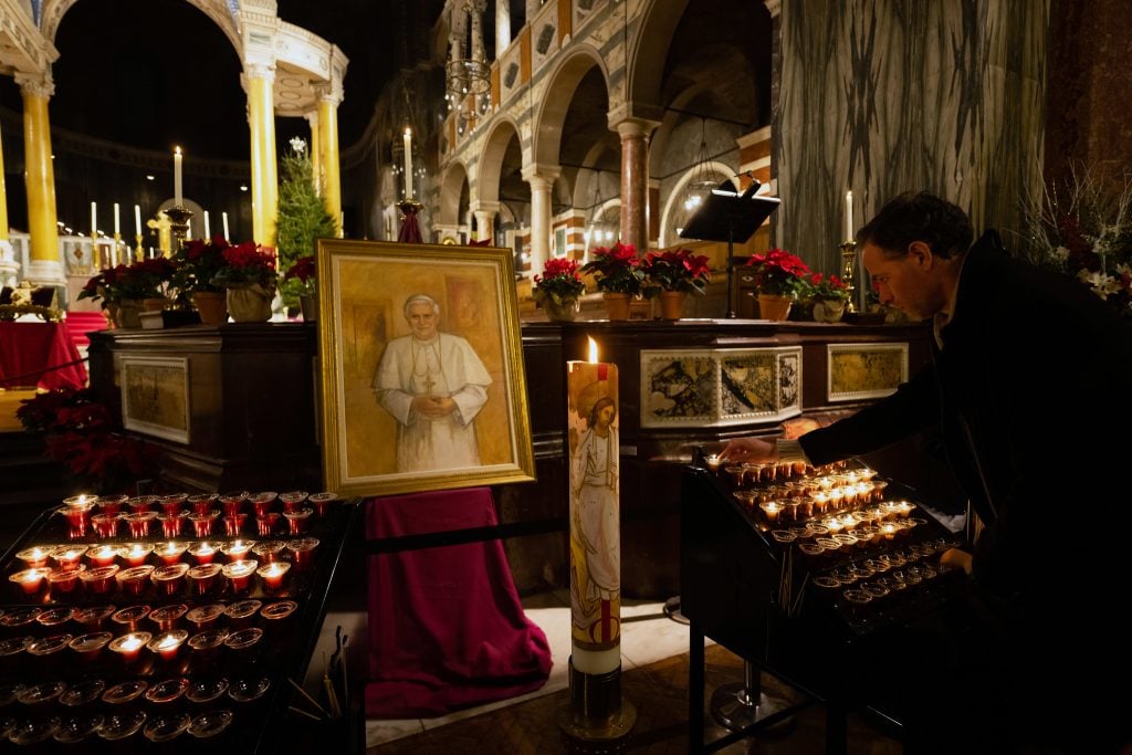 Rede Evangelizar transmitirá ao vivo funeral do Papa Emérito Bento XVI