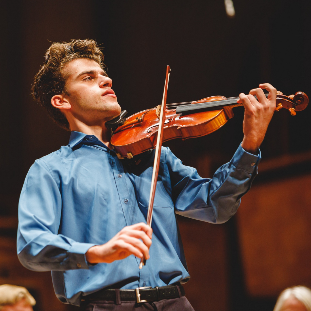 Violinista prodígio de origem humilde, que já venceu concurso internacional, participará de concertos da Orquestra Sinfônica do Paraná