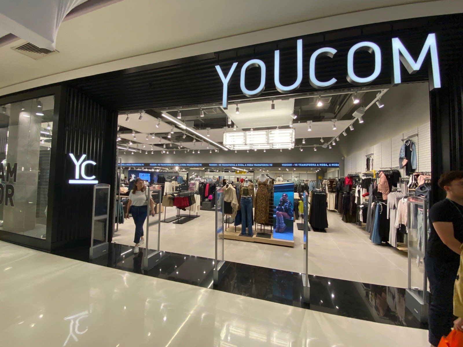 youcom inaugura flagship no parkshoppingbarigui 3