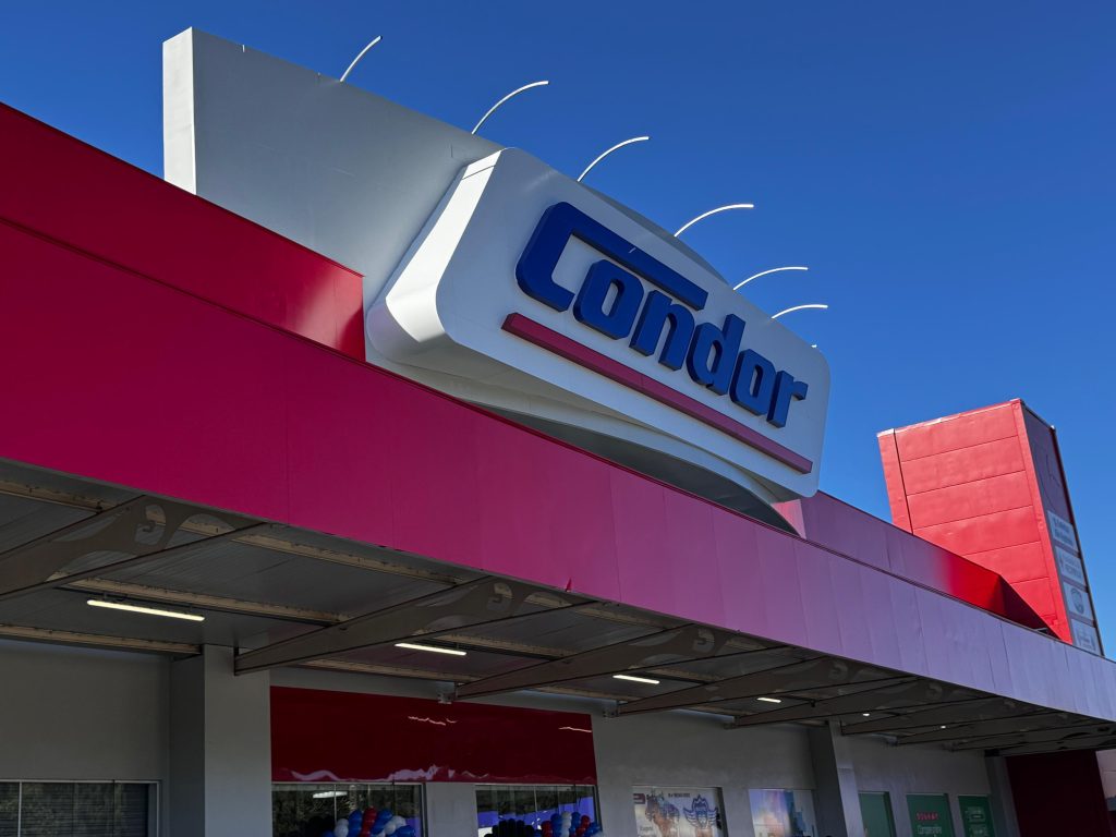 749649BB 4408 4437 A3BE 084199B96392