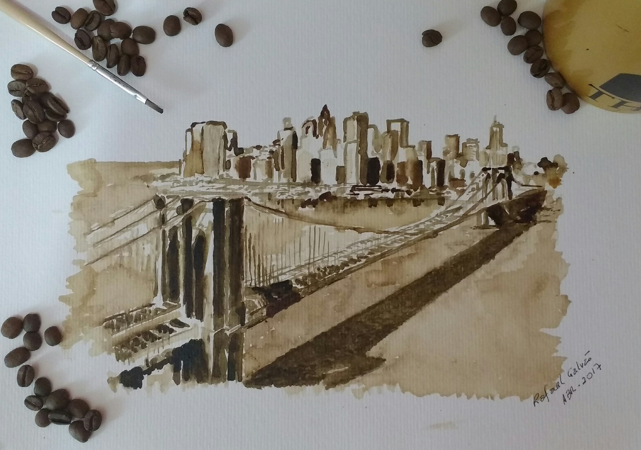 Além de preparar os cafés especiais do New York Café, o barista usa o ingrediente para pintar quadros.