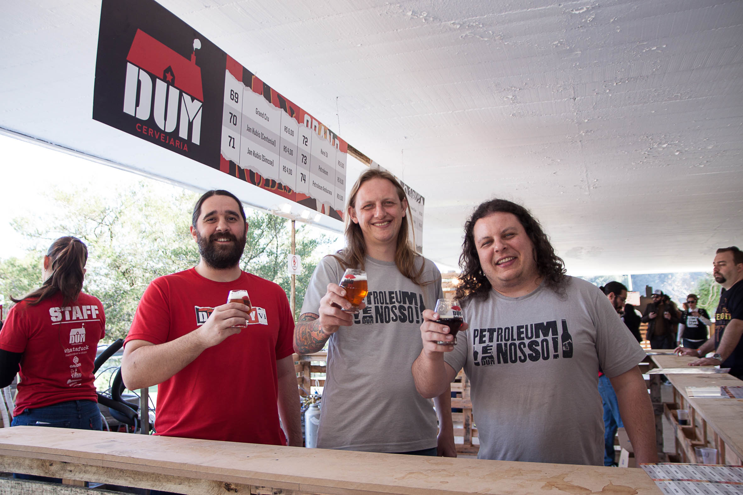 Os sócios da cervejaria já estão prontos para comemorar o aniversário da marca no próximo DUM Day | Foto Daniela Carvalho.