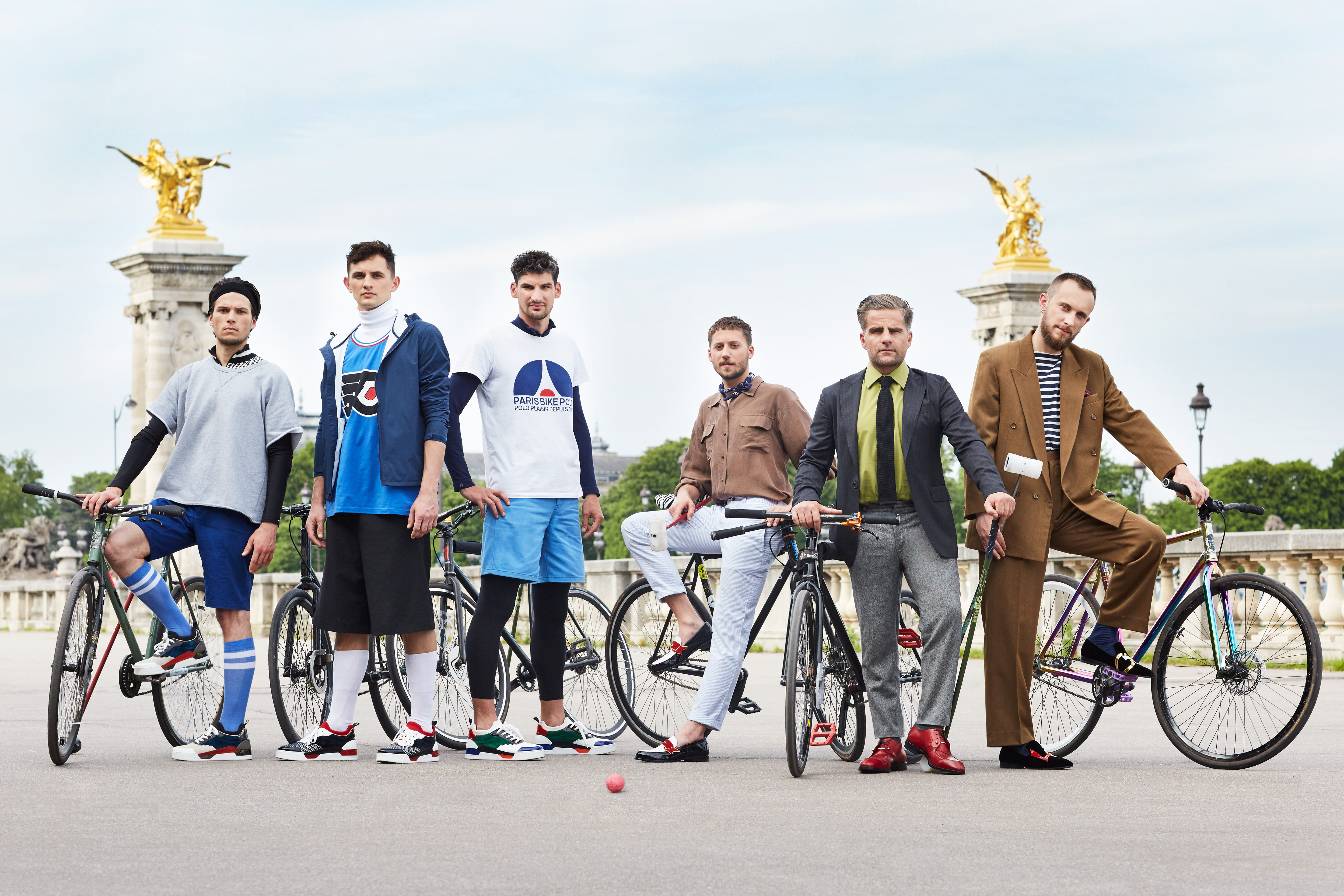 O designer Christian Louboutin reuniu um time internacional para um torneio de Bike Polo | Foto: Divulgação.