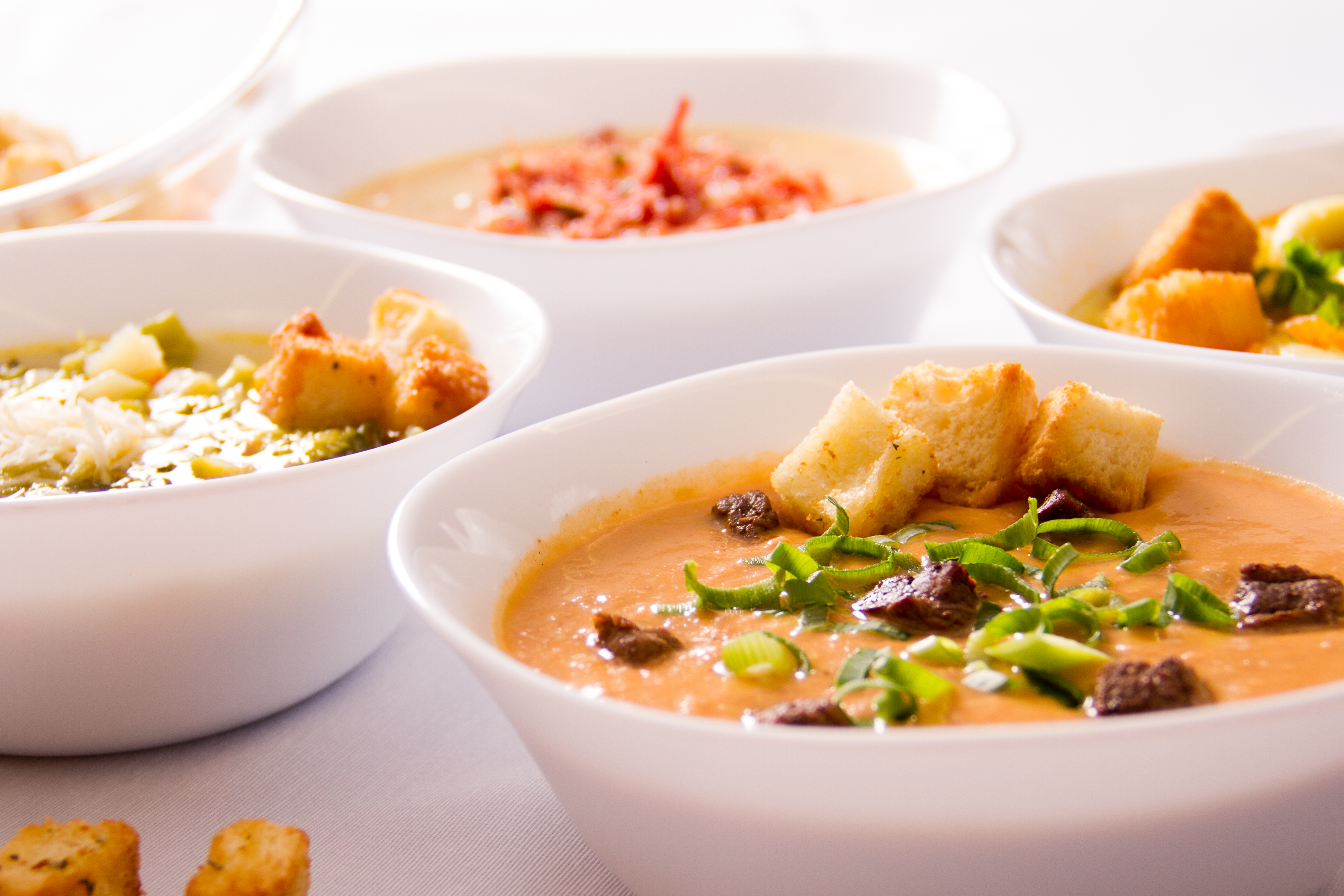 Aprenda a fazer a deliciosa sopa de cebola do Empório Kaminski.