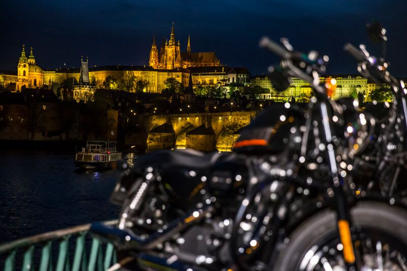 Aniversário Harley-Davison em Praga A cidade traz um dos mais antigos centros urbanos do mundo (Foto: Divulgação)