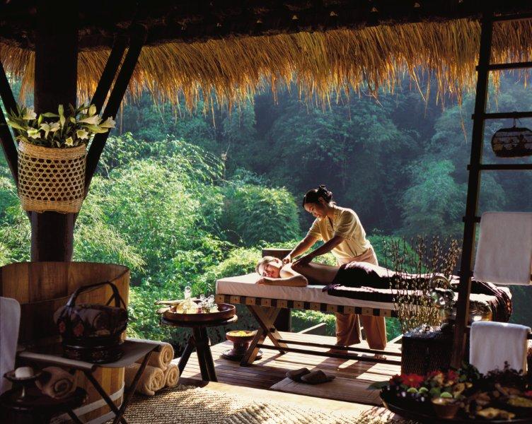 Four Seasons Hotéis na Tailândia realiza relaxamento de tradição milenar