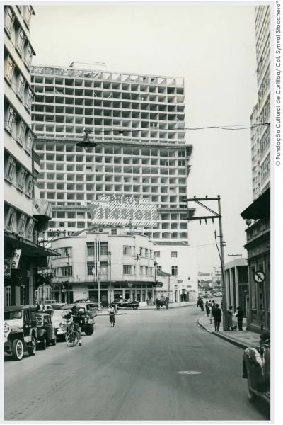 Rua Cândido Lopes, com vista para os edifícios Anita e Asa (ainda em construção).