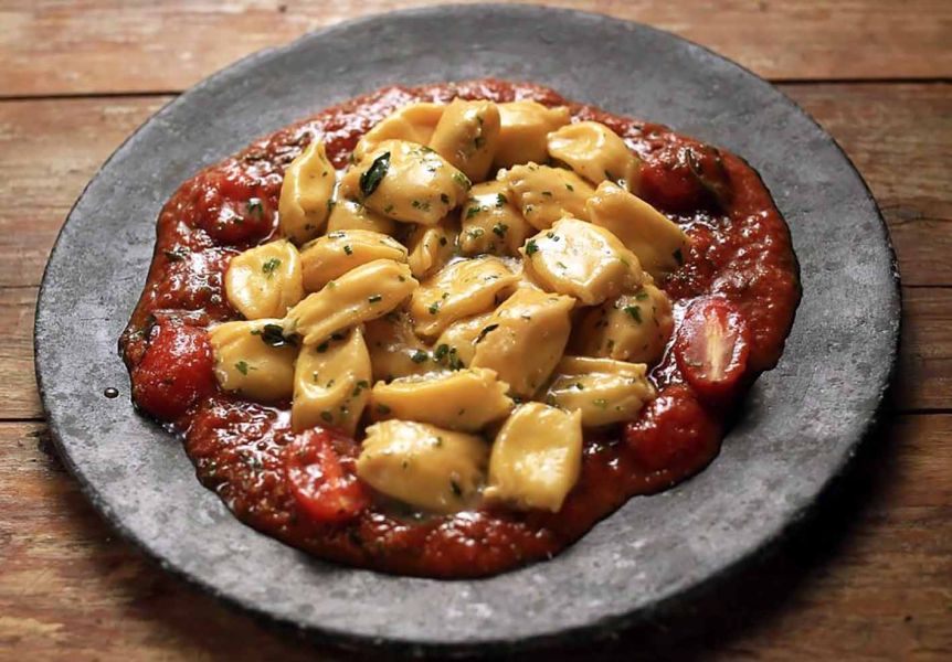mangô restaurante ceia encomendar curitiba natal Agnolotti de burrata ao pomodoro - foto Laira Viana