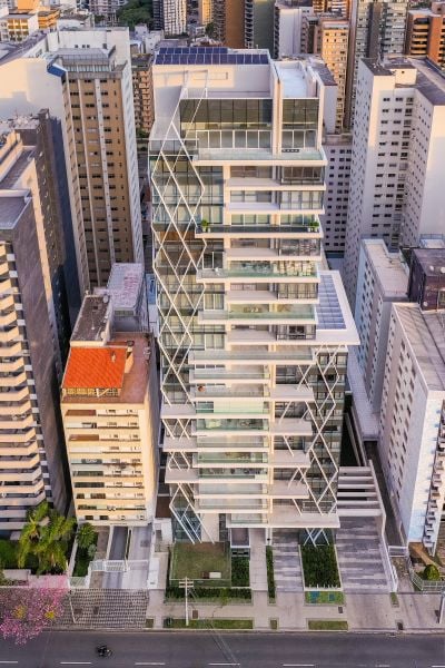 Edifício LLUM, da Construtora Laguna (Foto: Daniel Castellano)