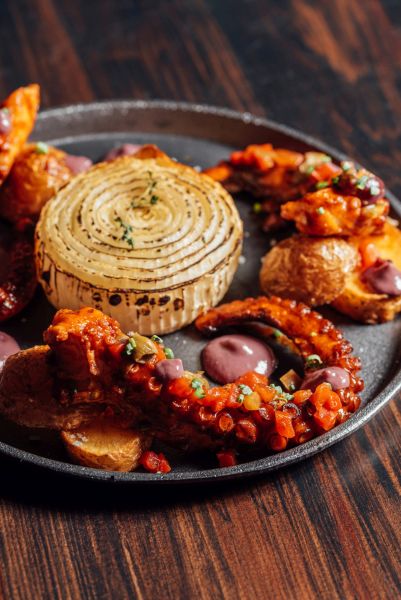 Nuu Nikkei - Polvo ao Carvão - foto por Jennyfer Almeida França