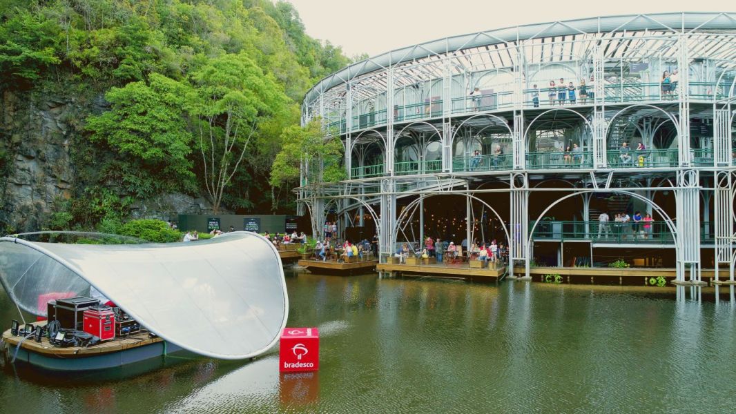 Vale da Música faz parte da programação do Circuito Off da 40ª edição da Oficina de Música de Curitiba palco flutuante ópera de arame