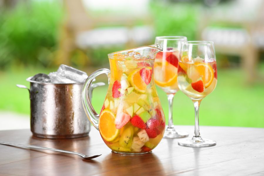 7.-Clericot A jarra de Clericot é instagramável, uma delícia e combina com o Carnaval. bar e praça do victor carnaval curitiba