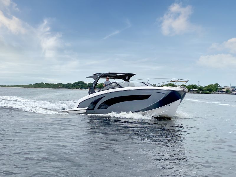 triton yatchs miami boat show Triton 370HT - 2