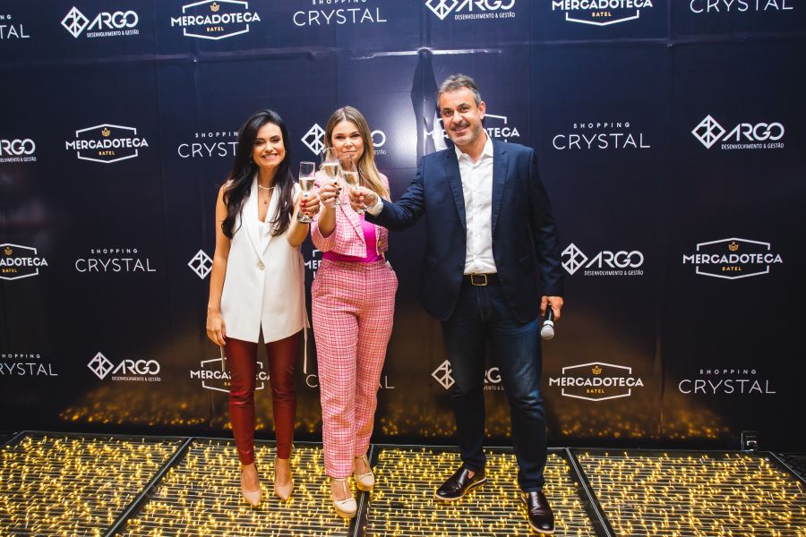 1.-Gabriela-Bettencourt-Daniela-Tambosi-e-Raphael-Zanette----Creditos-Luis-Ribeiro