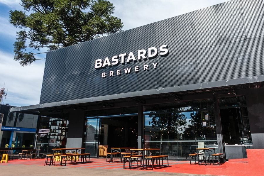 Bar-da-Fábrica-da-Bastards-Brewery-curitiba-Cred-Iuri-Poletti