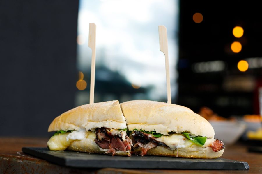 Sanduba-de-Pastrami-Suíno-Cred-Iuri-Poletti