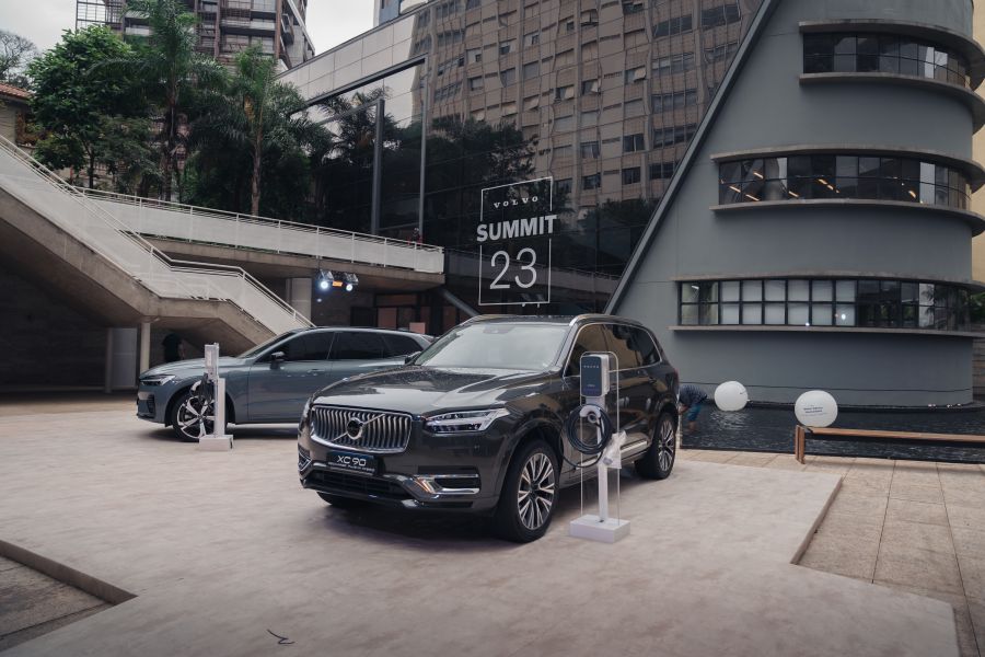 Volvo-Summit-2023-CARREGADOR-CARROS-ELÉTRICOS-ELETROPOSTOS