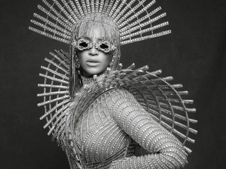 Renaissance 32 fotos da incrível nova coleção de Beyoncé para a Balmain