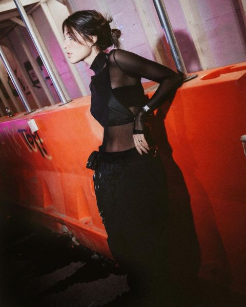 dicas look all black Transparência - Isa Domingues - Reprodução Instagram