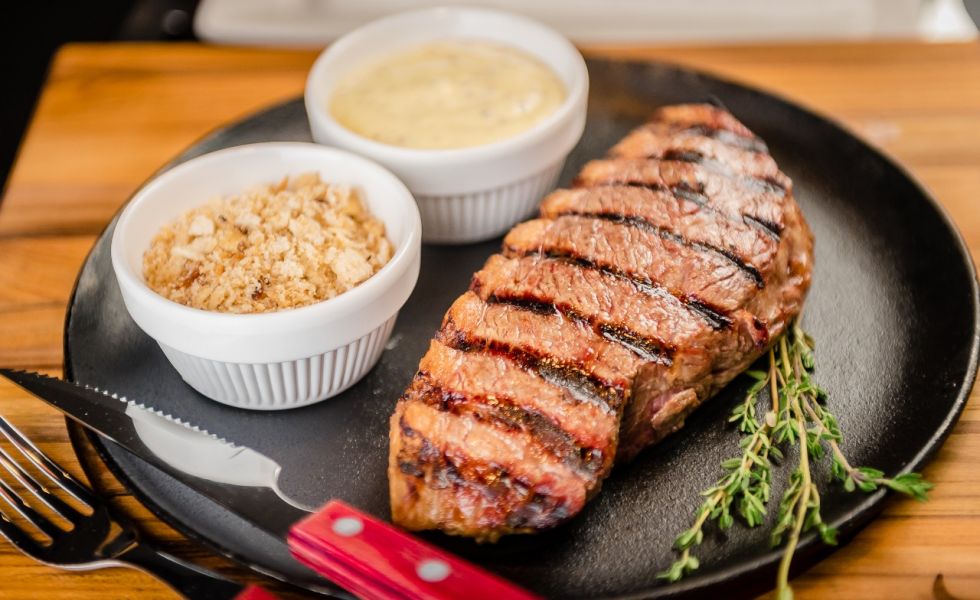 boi-and-beer-curitiba-páscoa-cardápio-prato-carne-churrasco-farofa