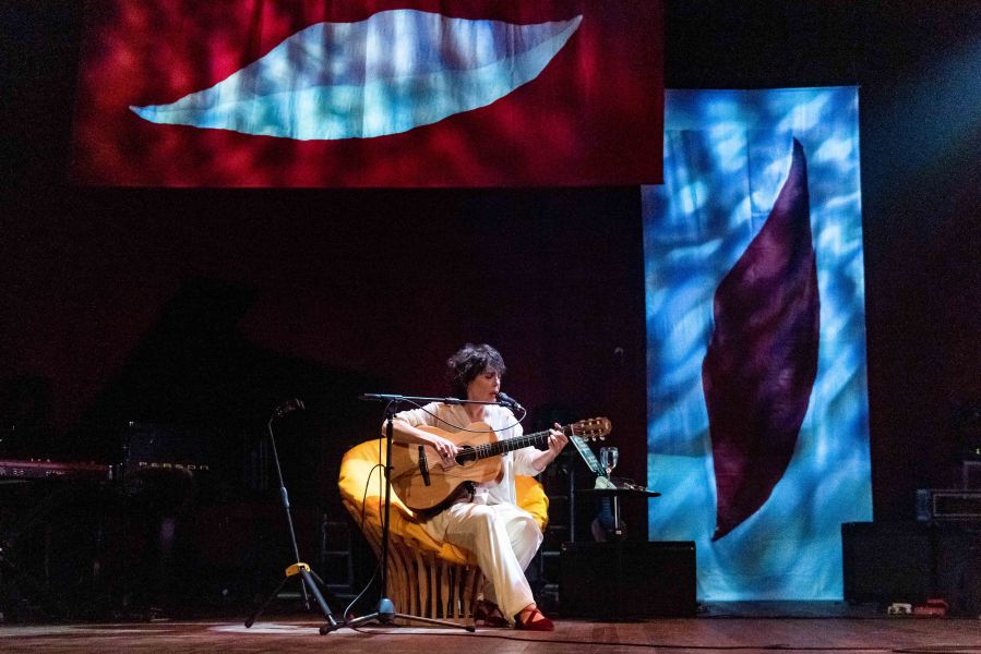 Adriana Calcanhotto show em curitiba Gal - Coisas Sagradas Permanecem 03 (Créd. Giordano Toldo @giordanotoldo)