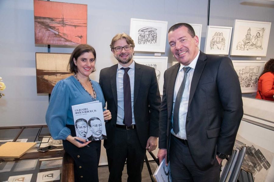 Lucia Casillo Malucelli (editora da obra), com os advogados Jefferson Comelli e Michel Guerios Netto Livro Irmaos Reboucas - Foto 1442 Marcelo Elias