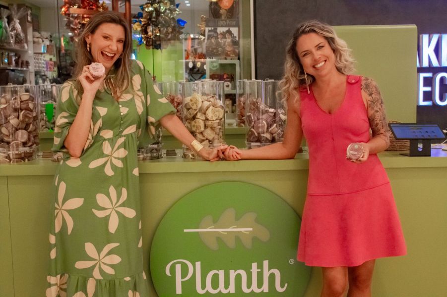 Samantha Linsmeyer e Tathiane Pereira e sócias-da-planth-empresa-de-cosméticos-sustentáveis-brasileira