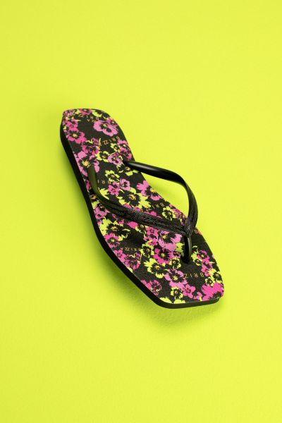 Brizza estreia sua coleção Cruise com estampas exclusivas para modelos Best Sellers da marca