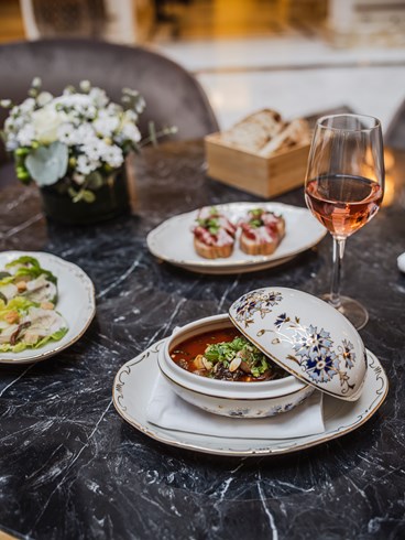 Anantara New York Palace Budapest Hotel Lobby View Atrium Food