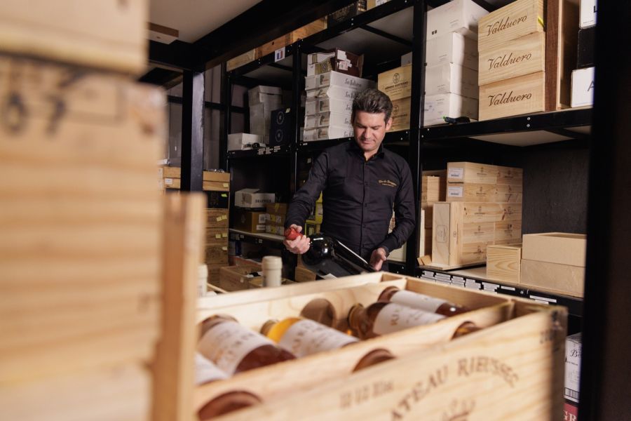 Addison Dupczak, sommelier e fundador da Clos de Bourgeaux1