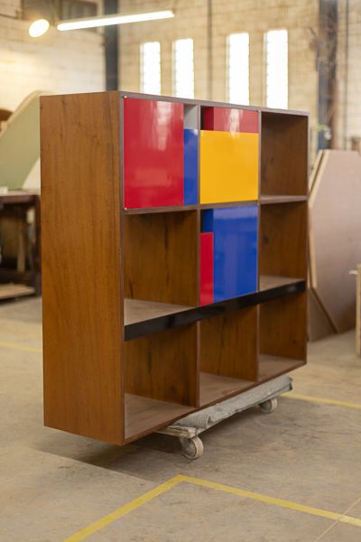 Estante editada pela Etel