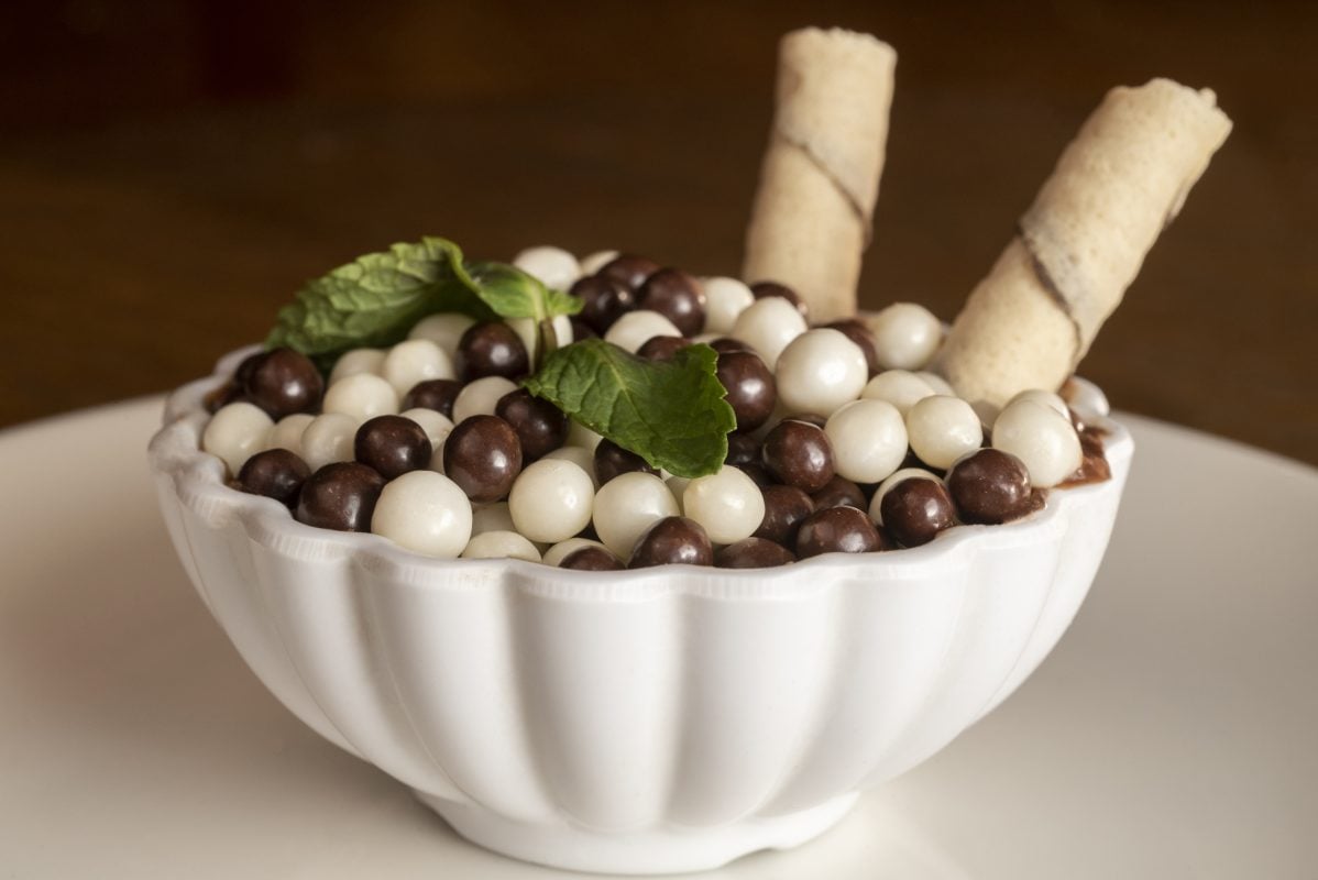 sobremesa-coco-bambu-brigadeiro-colher