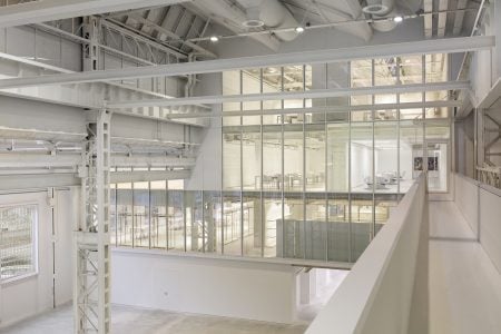 Os espaços contam com luz natural nos ateliê e e showroom. (Foto: divulgação)