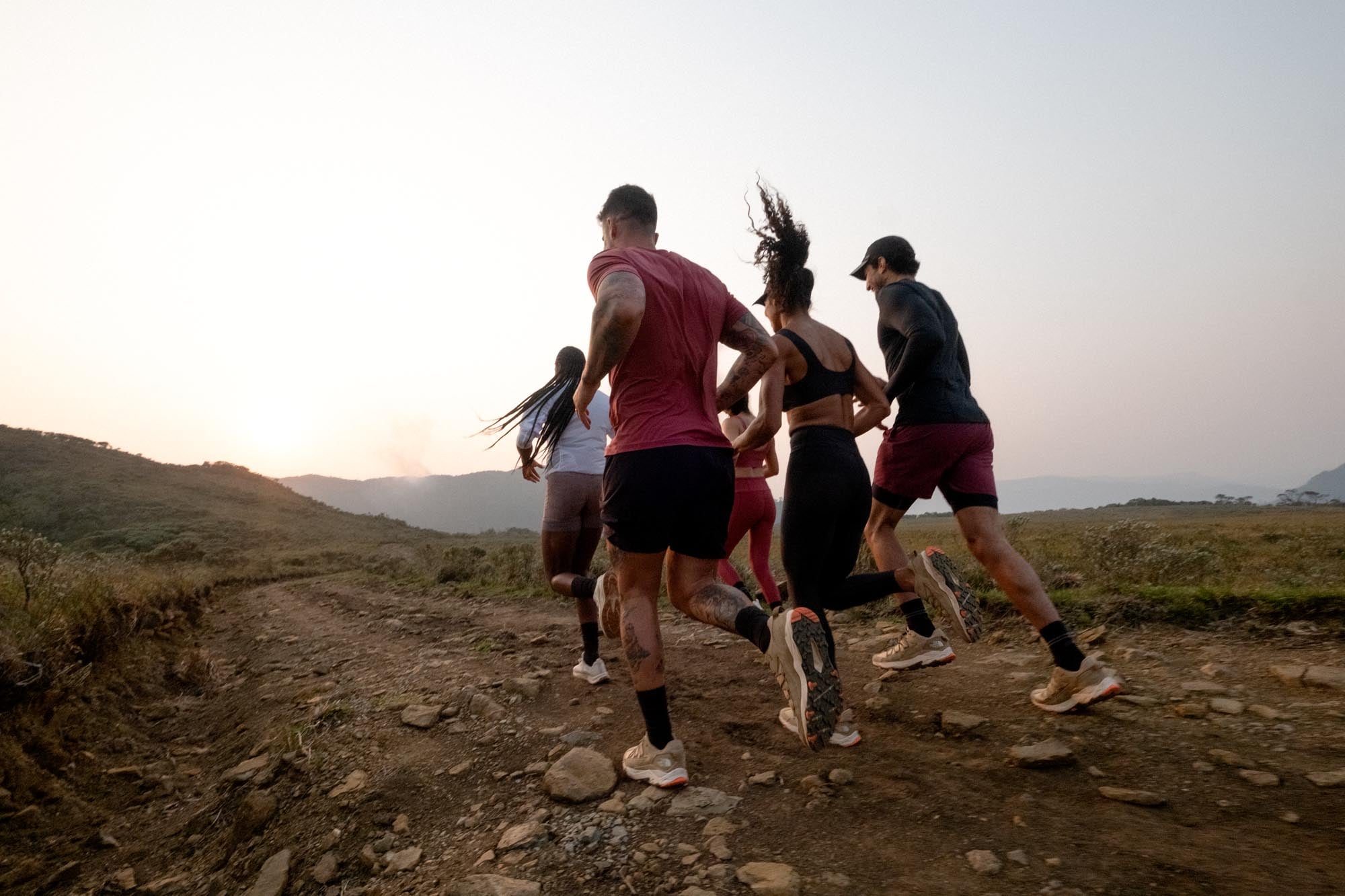 Nova coleção da LIVE! conta com atletas de alta performance para campanha. (Foto: divulgação)